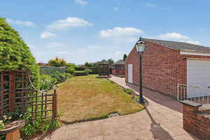 Carnoustie Avenue Walton